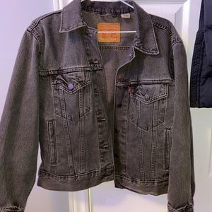 levi’s black denim jacket